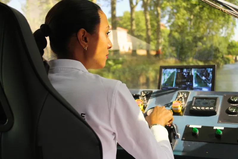 Capitaine au poste de pilotage